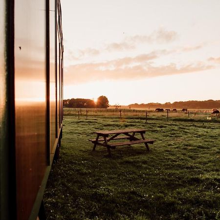Отель Slapen Tussen De Paarden Эссен Экстерьер фото